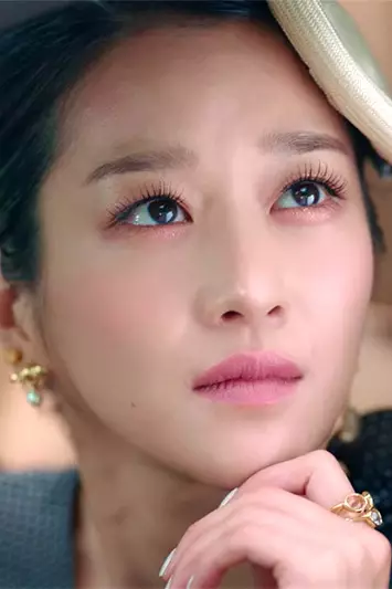 Makeup and Accessories from K-Drama IT’S OKAY TO NOT BE OKAY