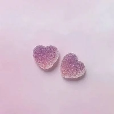 Bông tai trái tim kẹo dẻo