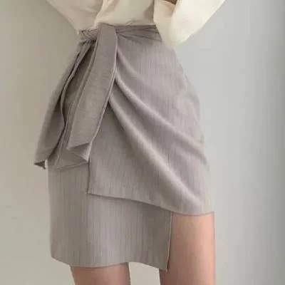 Váy quấn mini sọc nhỏ bất đối xứng